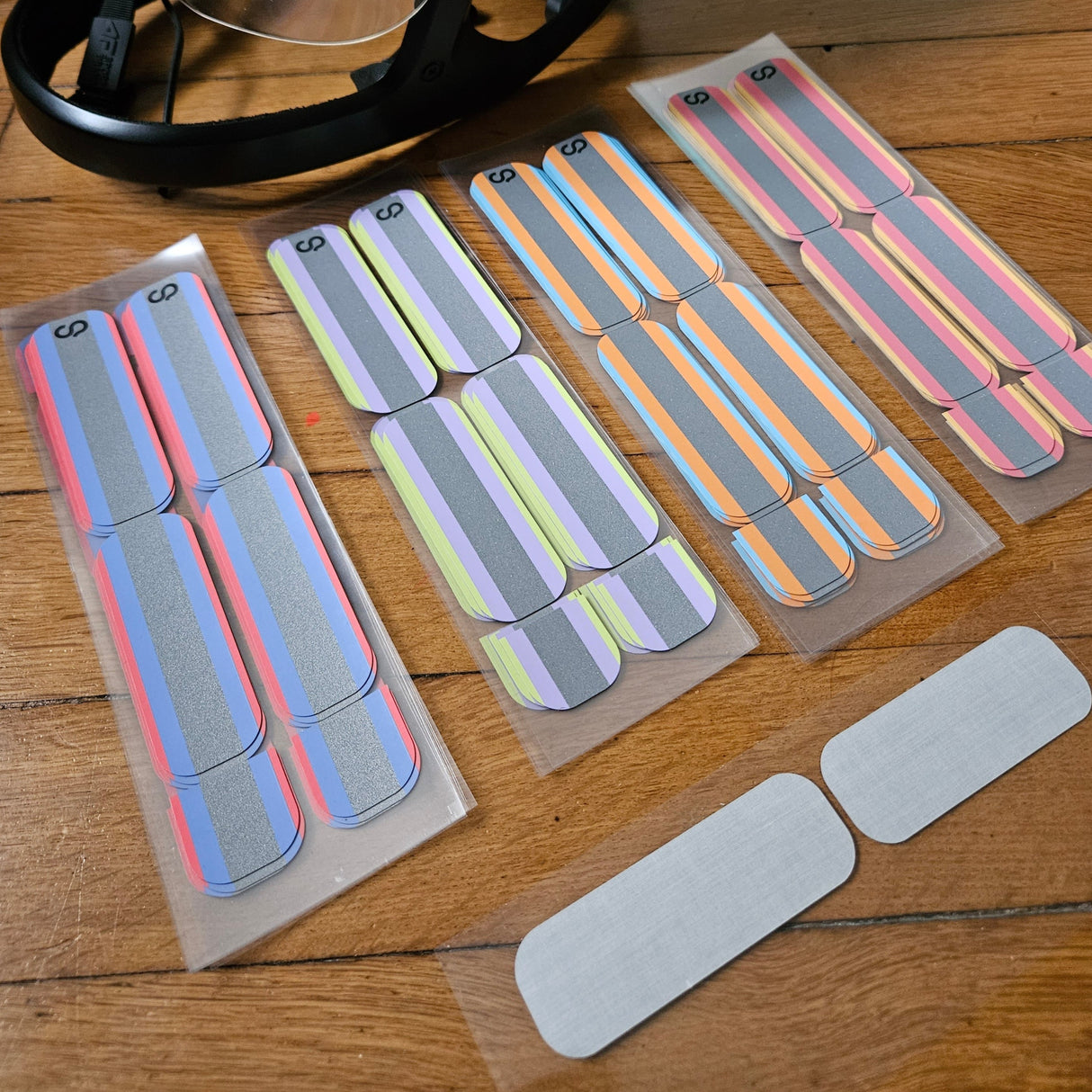 VIERGE | Autocollants réfléchissants pour casque