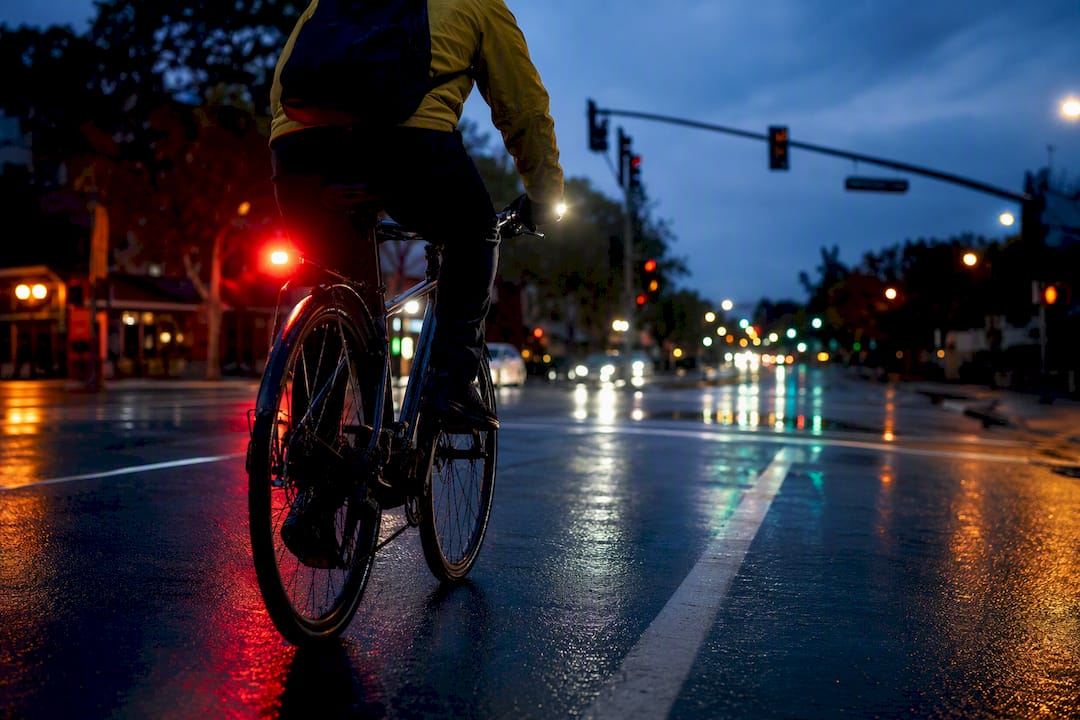 Feux avant et arrière pour vélo en milieu urbain